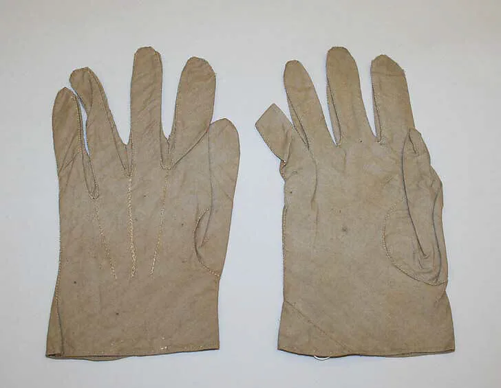 Gloves — Unknown