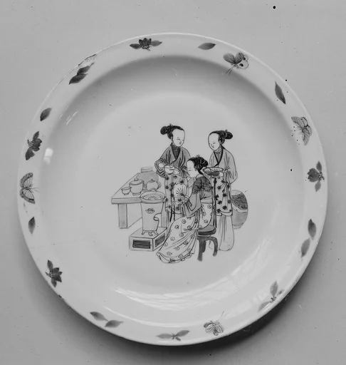 清康熙 景德鎮窯五彩仕女圖盤|Plate with women cooking