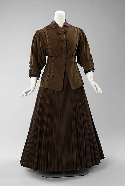 Suit — Unknown