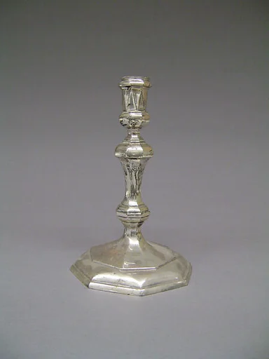 Three-branch candelabrum