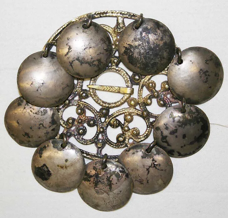 Brooch — Unknown
