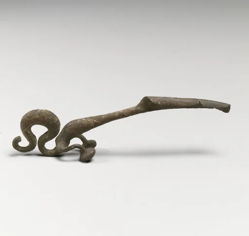 Dragon-type fibula