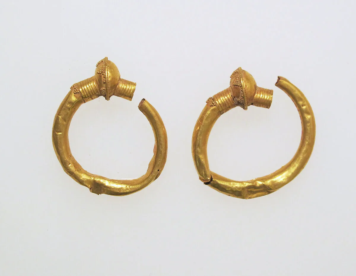 Earring, trumpet-shaped — Unknown