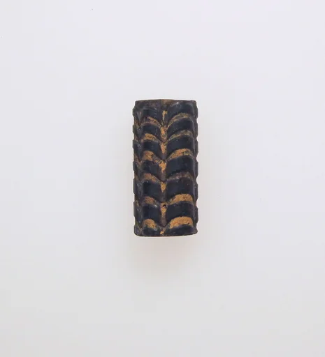 Glass cylindrical bead