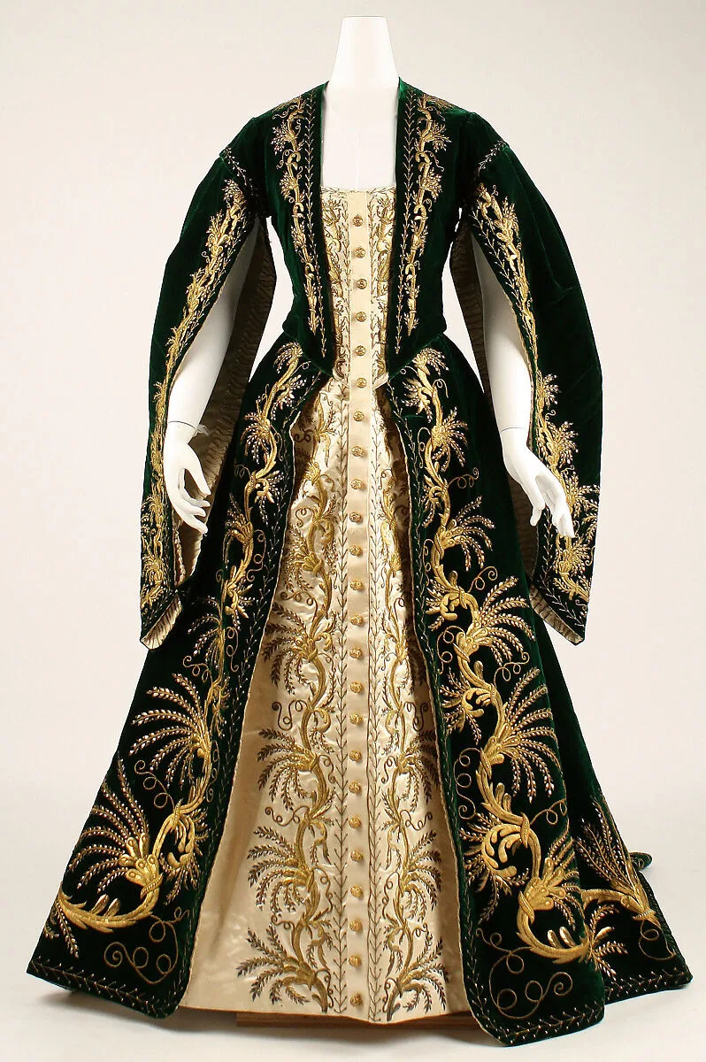 Court robe — Unknown