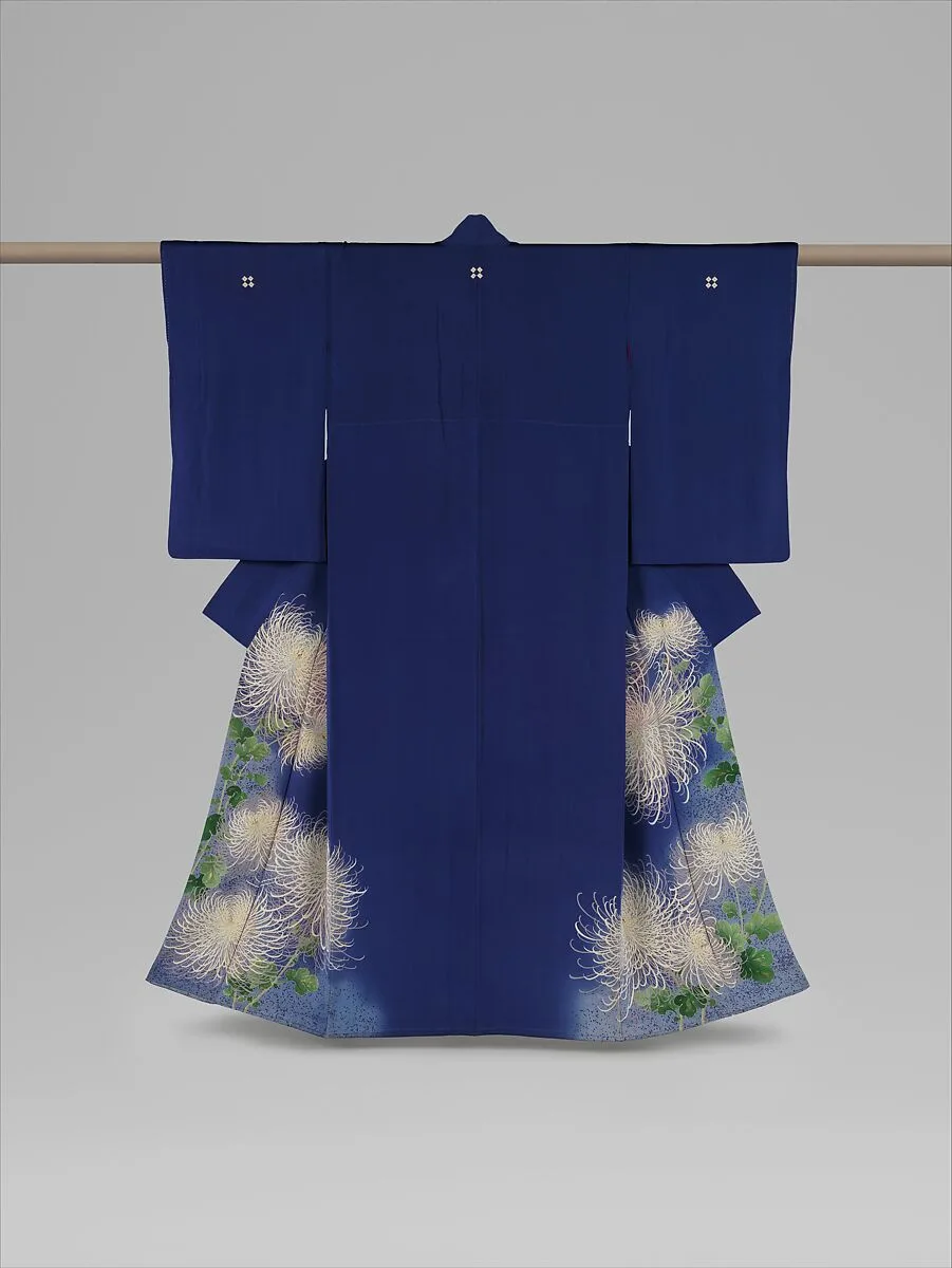青紫縮緬地菊模様着物 (襲付)|Kimono Ensemble with Chrysanthemums — Unknown