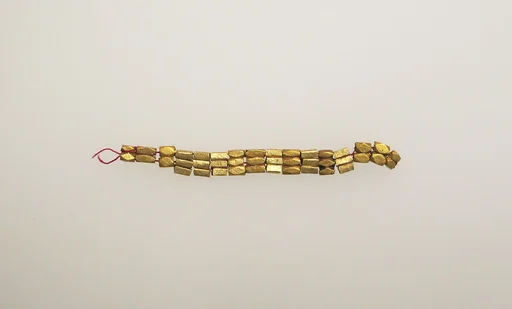 Necklace with 16 beads
