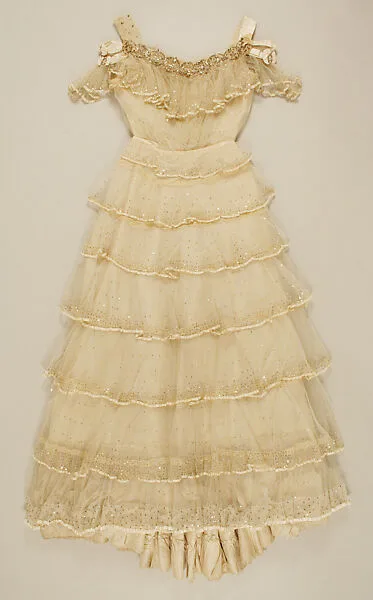 Ball gown — Jeanne Hallée