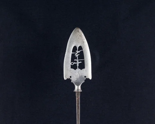 Arrowhead (<i>Yanone</i>)