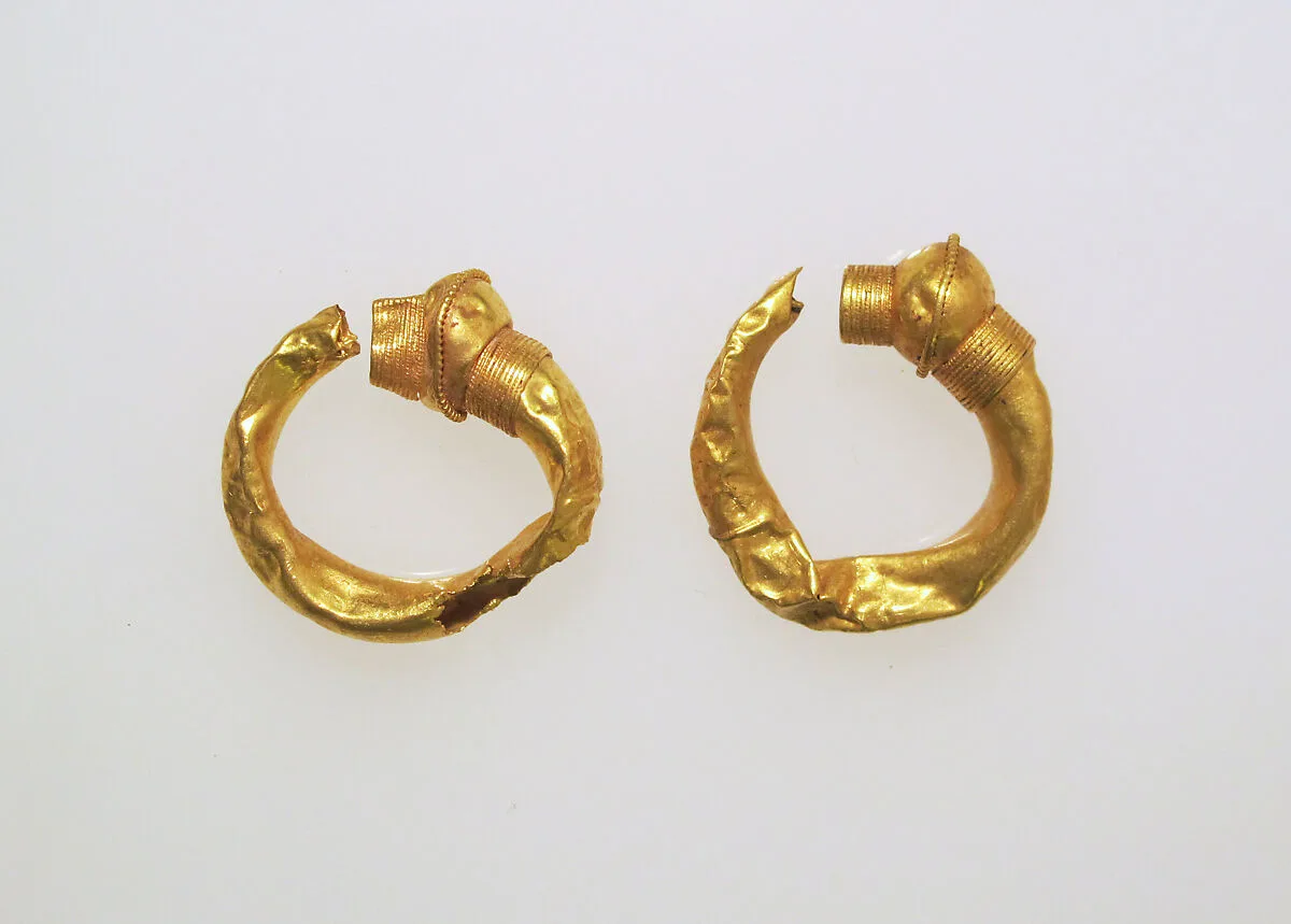 Earring, trumpet-shaped — Unknown