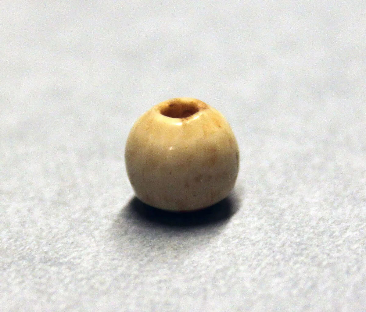 Bead — Unknown