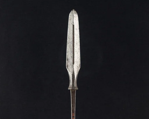 Arrowhead (<i>Yanone</i>)