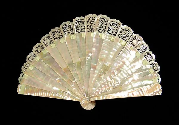Brisé fan — Unknown