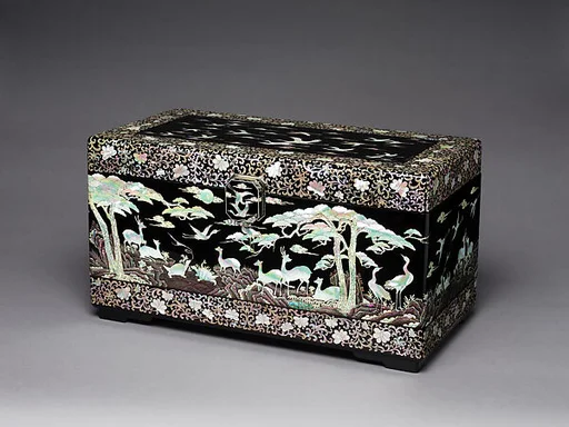 손대현 십장생도무늬 함|孫大鉉 十長生圖文 函|Box decorated with the Ten Symbols of Longevity