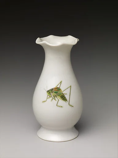 近代 景德鎮窯粉彩蟈蟈紋花口瓶一對|Vase decorated with katydids