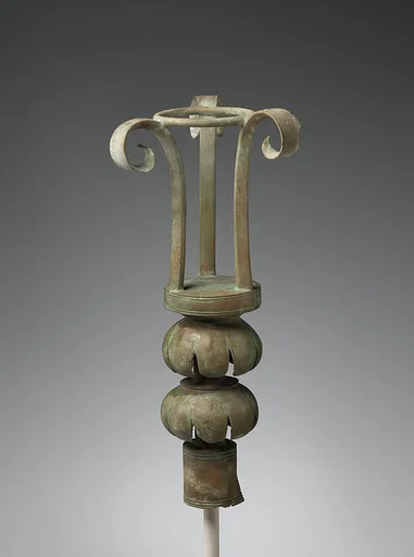 Bronze lamp holder