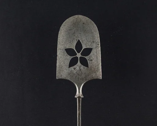 Arrowhead (<i>Yanone</i>)