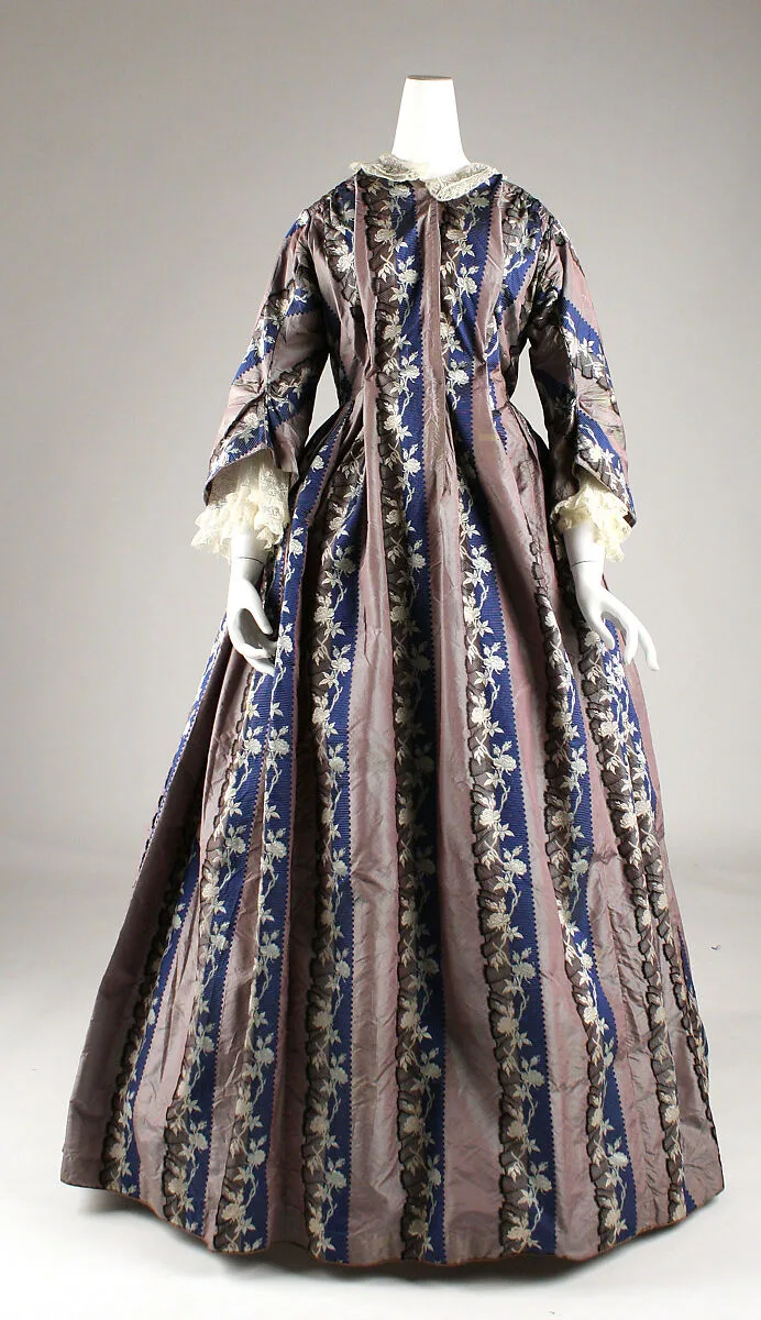 Dressing gown — Unknown