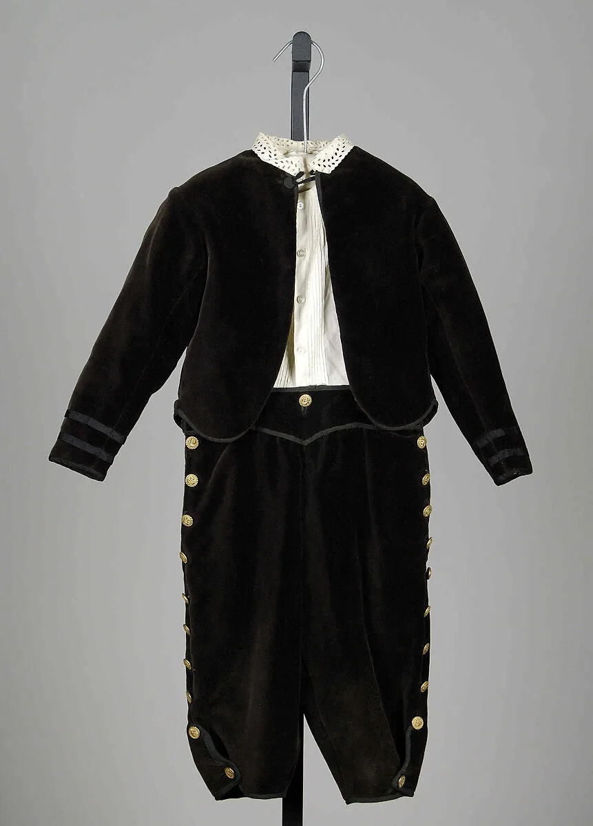 Suit — Unknown