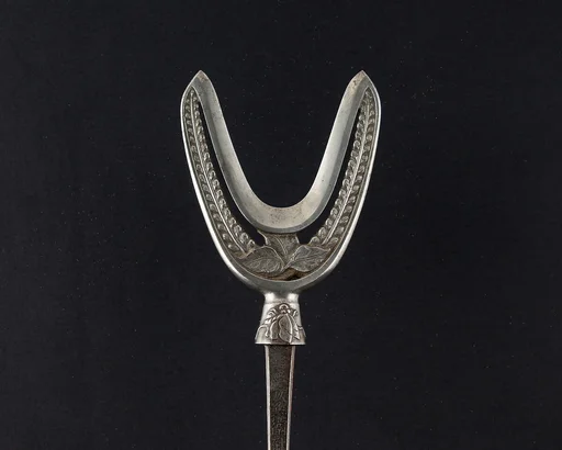 Arrowhead (<i>Yanone</i>)