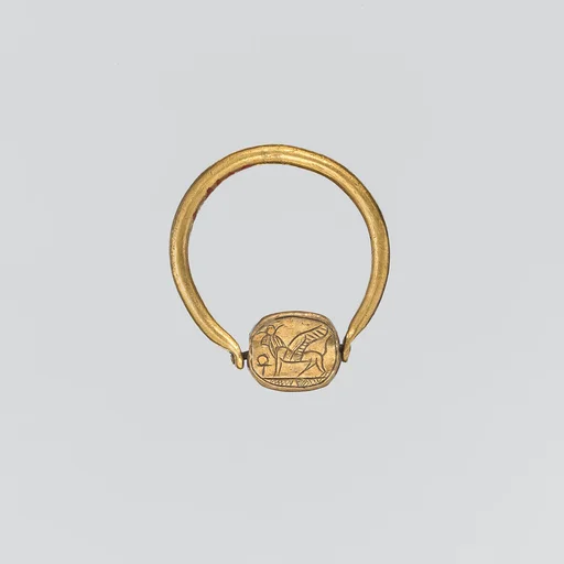 Gold scaraboid ring