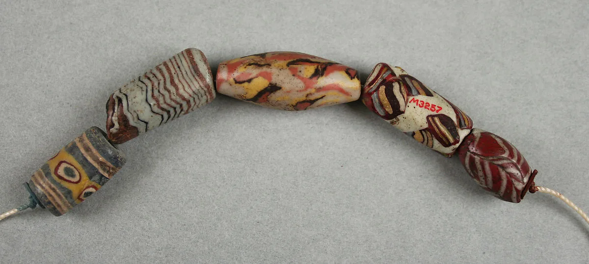 Beads, string — Unknown