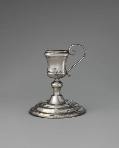 Miniature snuffers stand