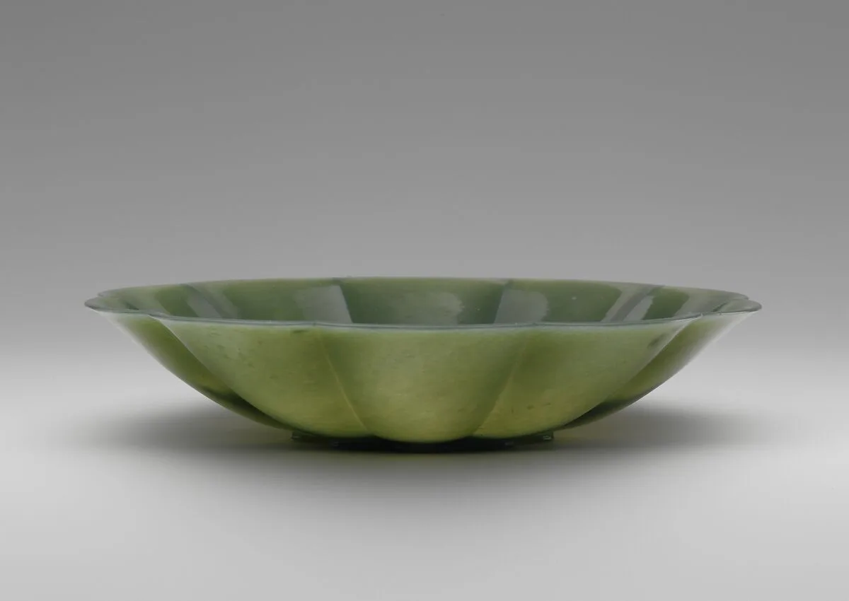莫臥兒王朝 菊花式玉盤|Dish in the shape of a chrysanthemum flower — Unknown
