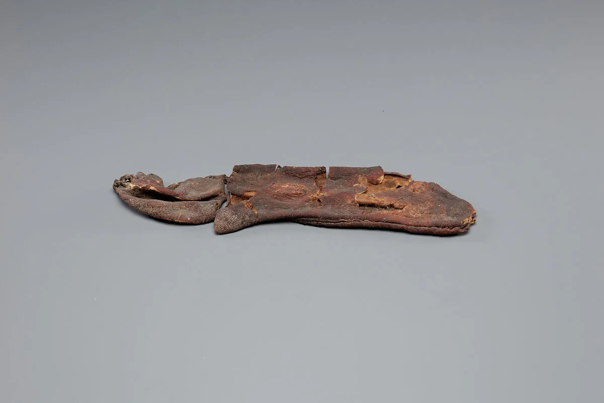 Pouch for Cosmetic Implements — Unknown
