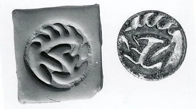 Hemispheroid seal with radiating lines on back — Unknown