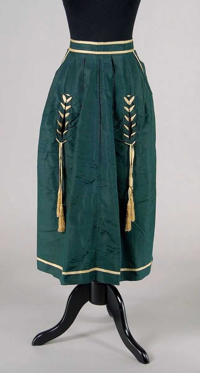 Apron — Unknown