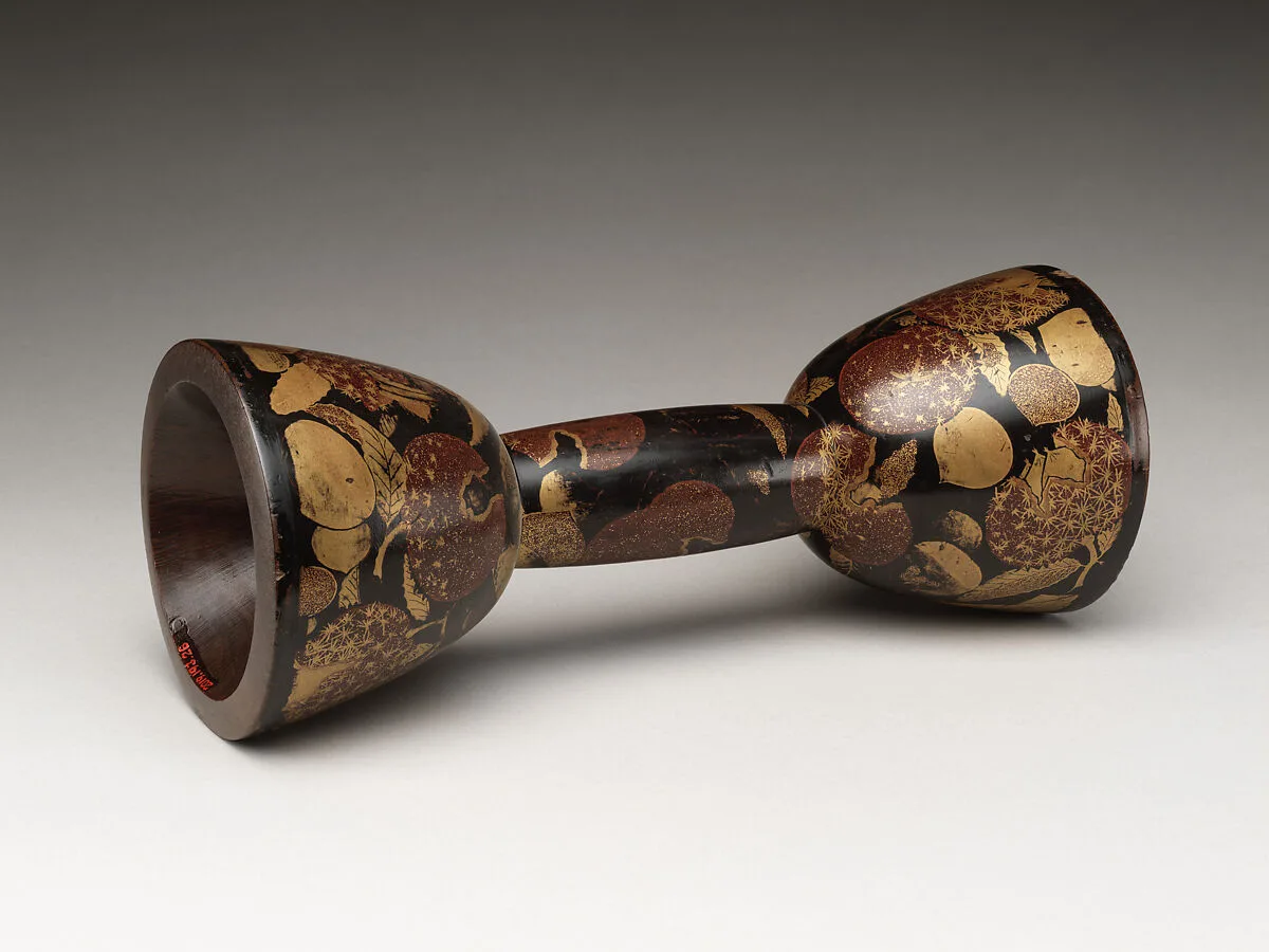 栗蒔絵小鼓|Small Shoulder Drum (Kotsuzumi) with Chestnuts for Noh Performance — Unknown