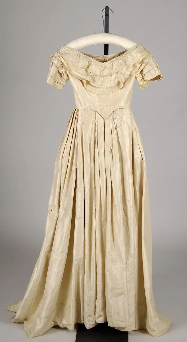 Evening dress — Unknown