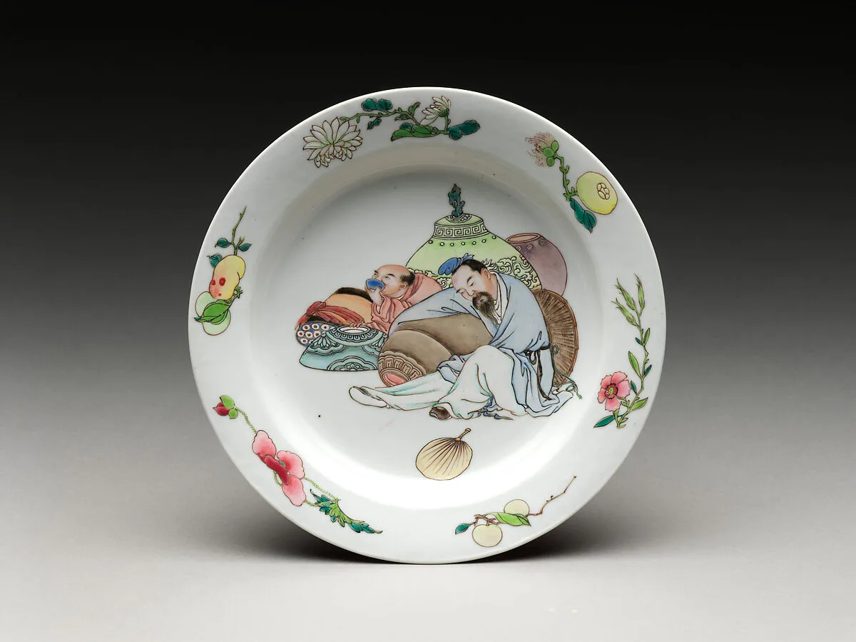 清 景德鎮窯粉彩醉飲圖盤|Plate with a drunken scholar and an attendant — Unknown