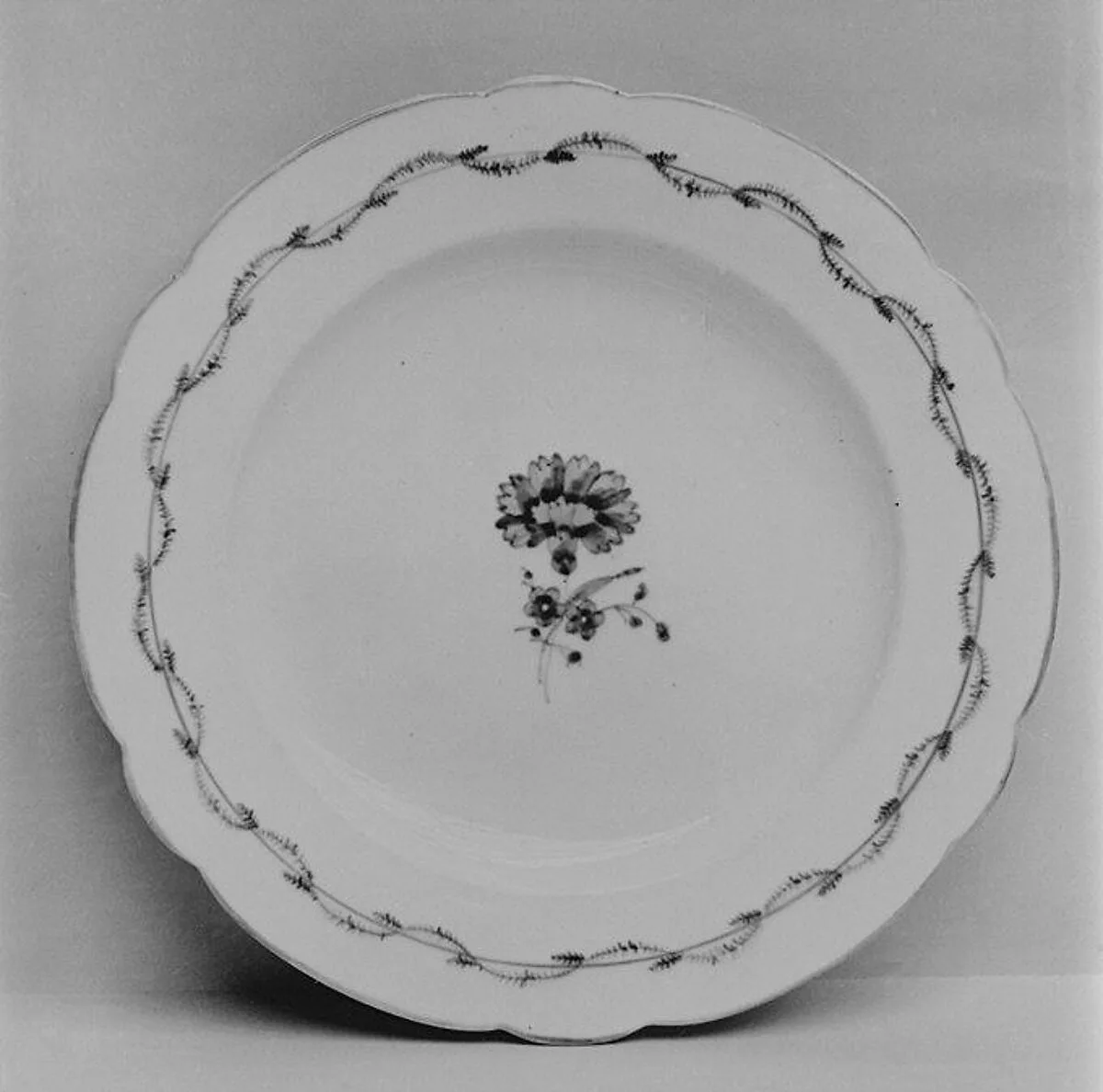 Plate — Chantilly