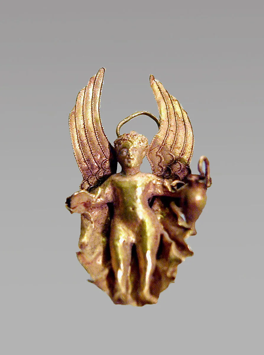 Pair of gold earrings with pendant Erotes — Unknown