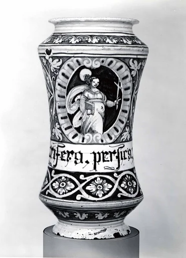 Apothecary jar (albarello)