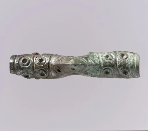 Equal-Arm Brooch