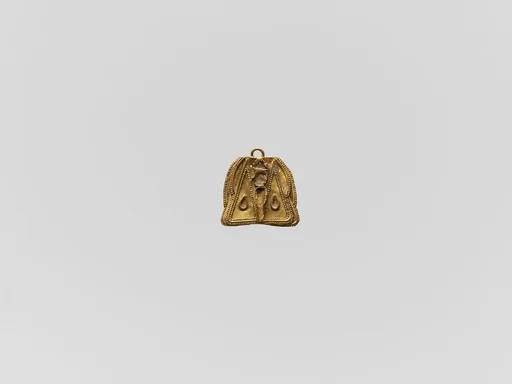 Gold pendant or clasp?