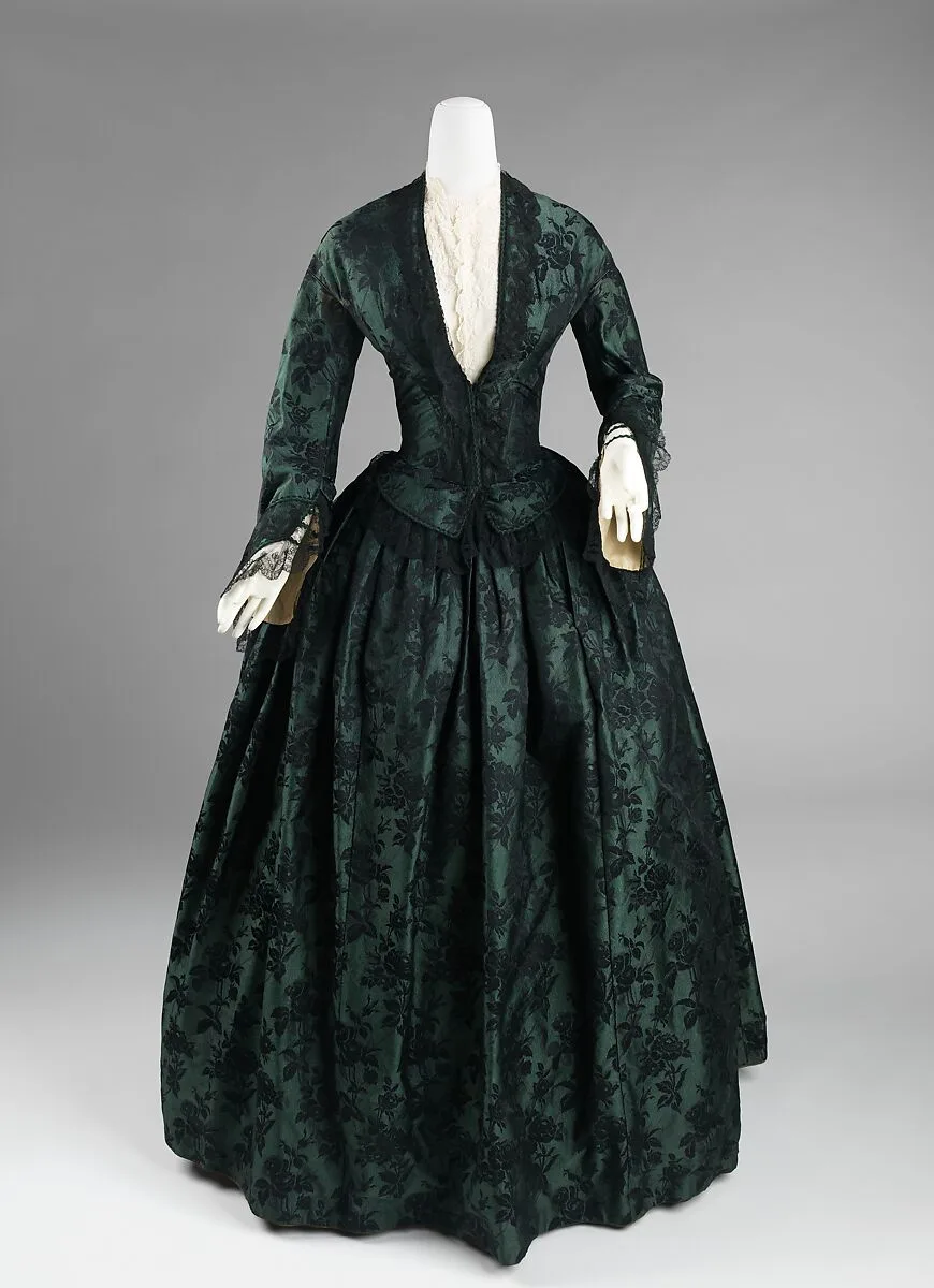Evening dress — Unknown