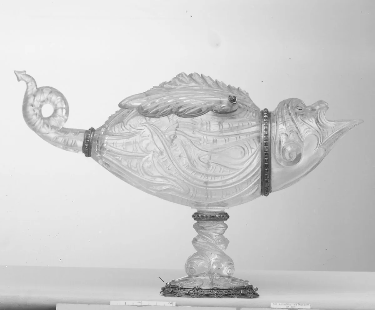 Vessel in the form of a fish — Unknown