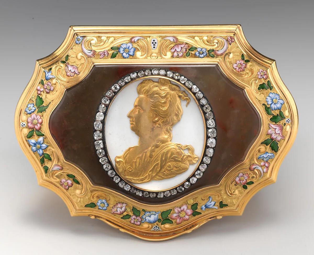 Snuffbox with portrait of Queen Anne (1665-1714) — Unknown