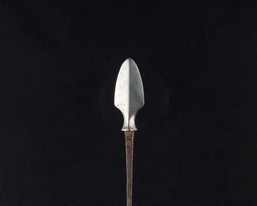 Arrowhead (<i>Yanone</i>)