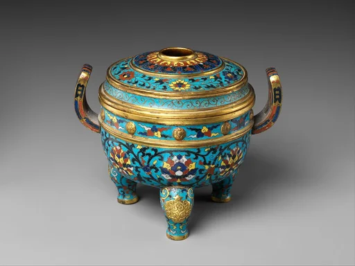 明早期 掐絲及内填琺瑯纏枝蓮紋爐|Tripod incense burner with lid