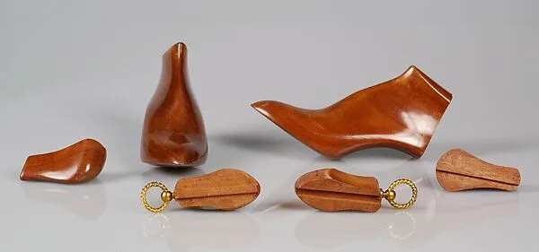 Shoe trees — Pierre Yantorny