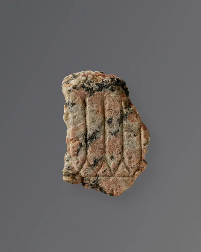 Relief fragment