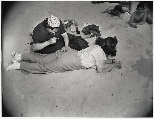 Mending, Coney Island — Weegee|Sid Kaplan