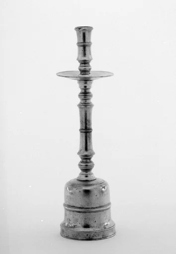 Pair of candlesticks