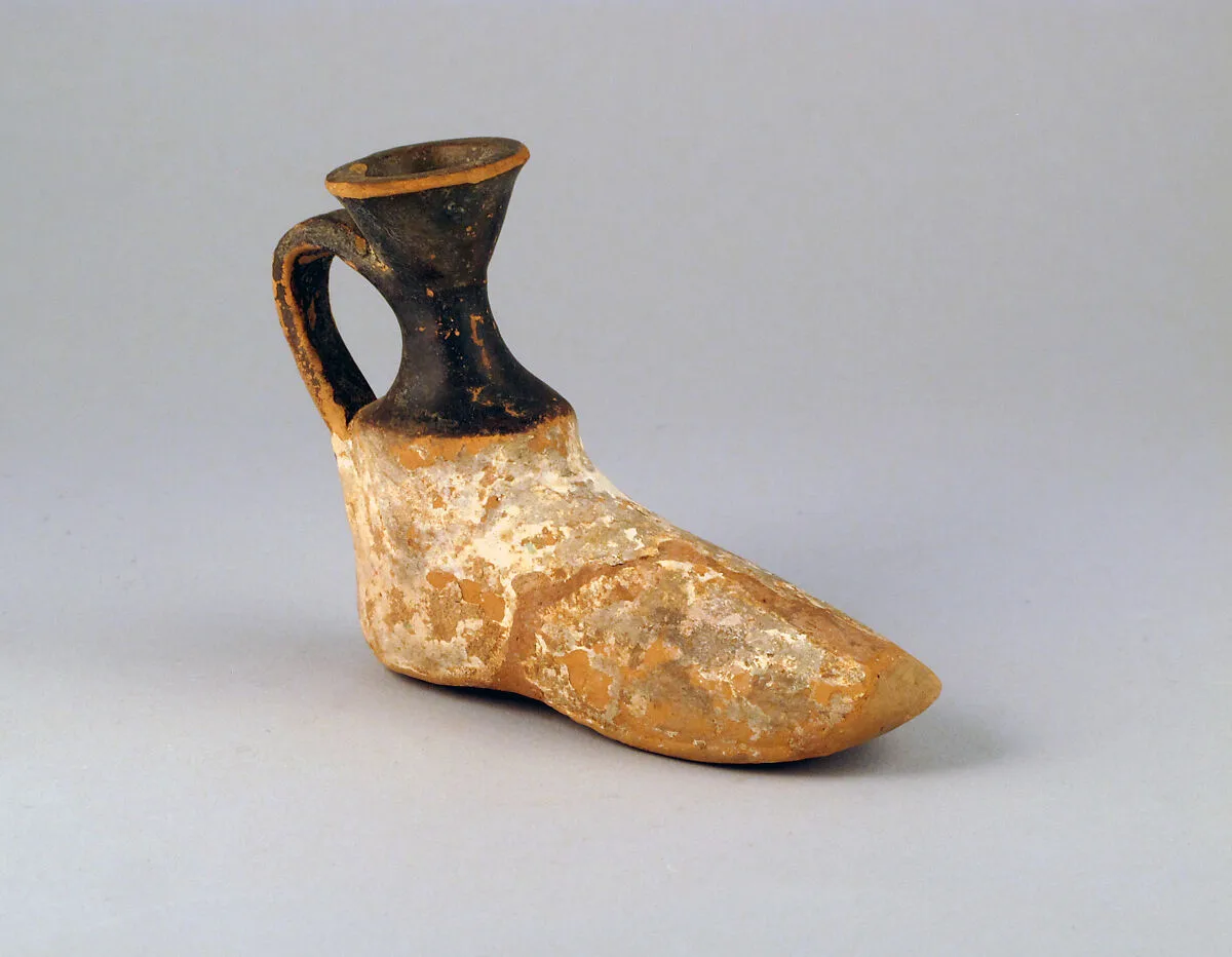 Aryballos in the form of a foot with shoe — Unknown