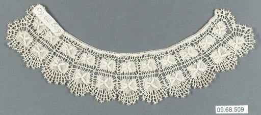 Collar lace